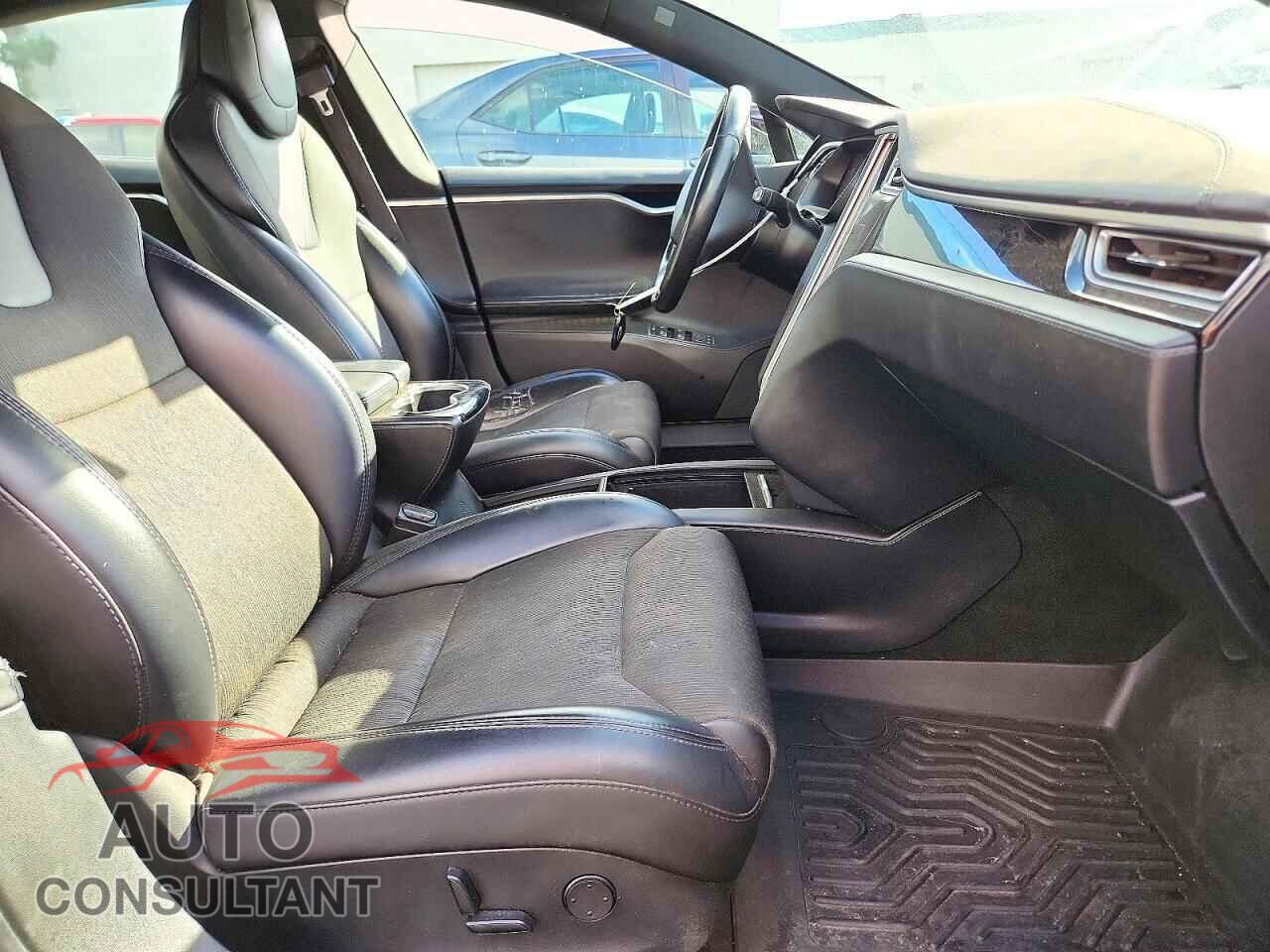 TESLA MODEL S 2017 - 5YJSA1E15HF232734