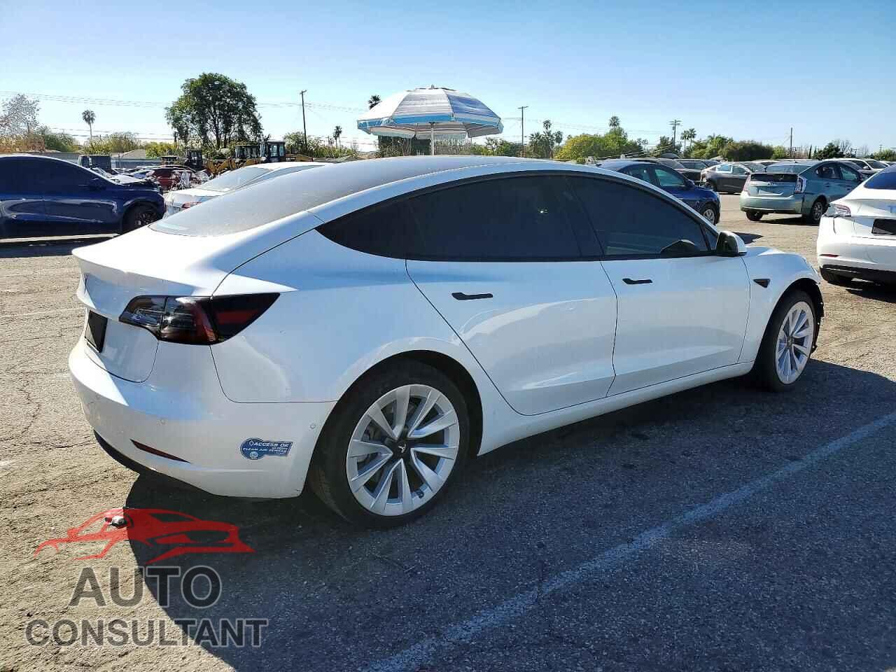 TESLA MODEL 3 2021 - 5YJ3E1EA2MF996107
