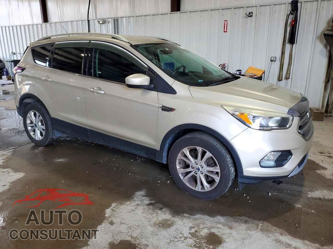 FORD ESCAPE 2017 - 1FMCU9GD1HUD26193