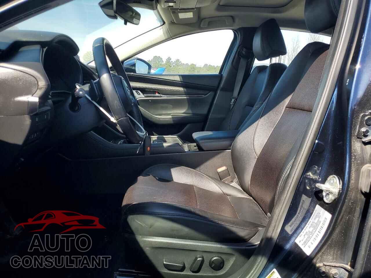MAZDA 3 2019 - JM1BPBEM7K1131581
