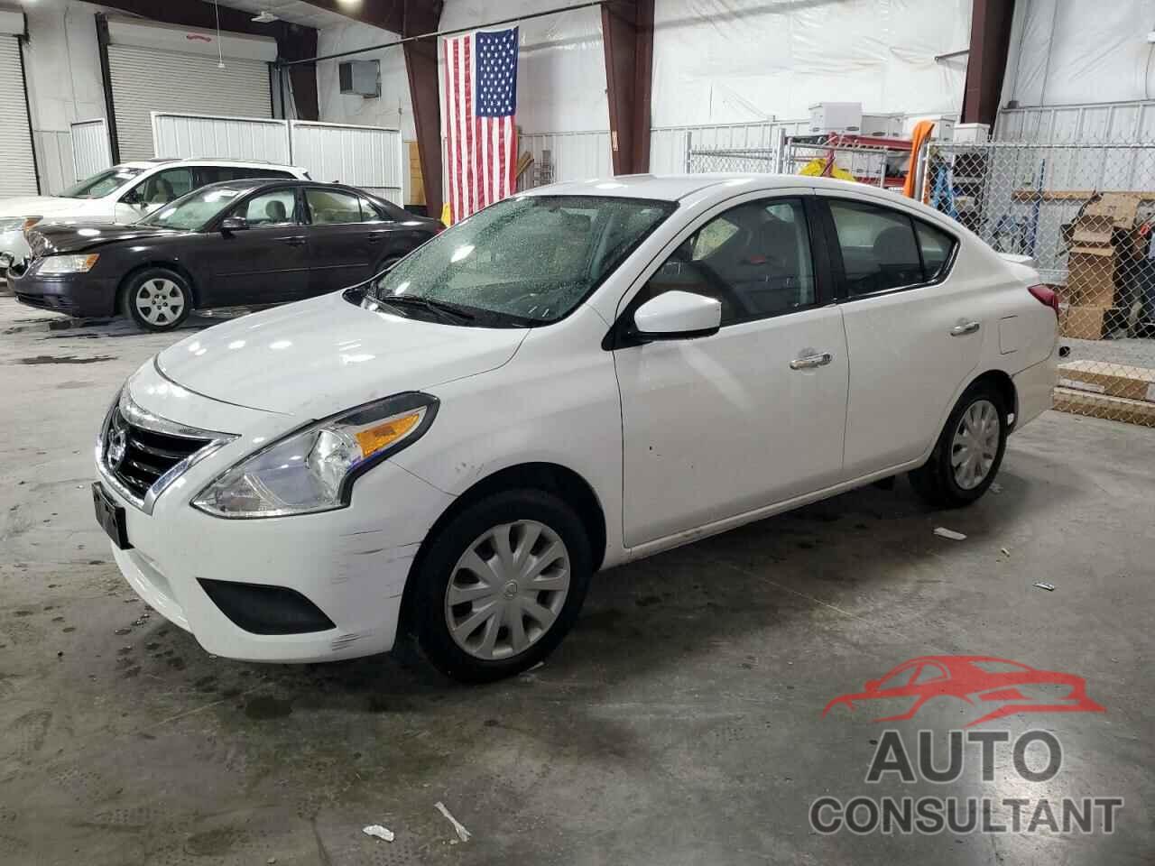 NISSAN VERSA 2018 - 3N1CN7AP6JK408244