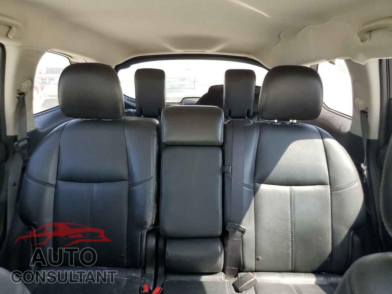 NISSAN PATHFINDER 2014 - 5N1AR2MN2EC623178