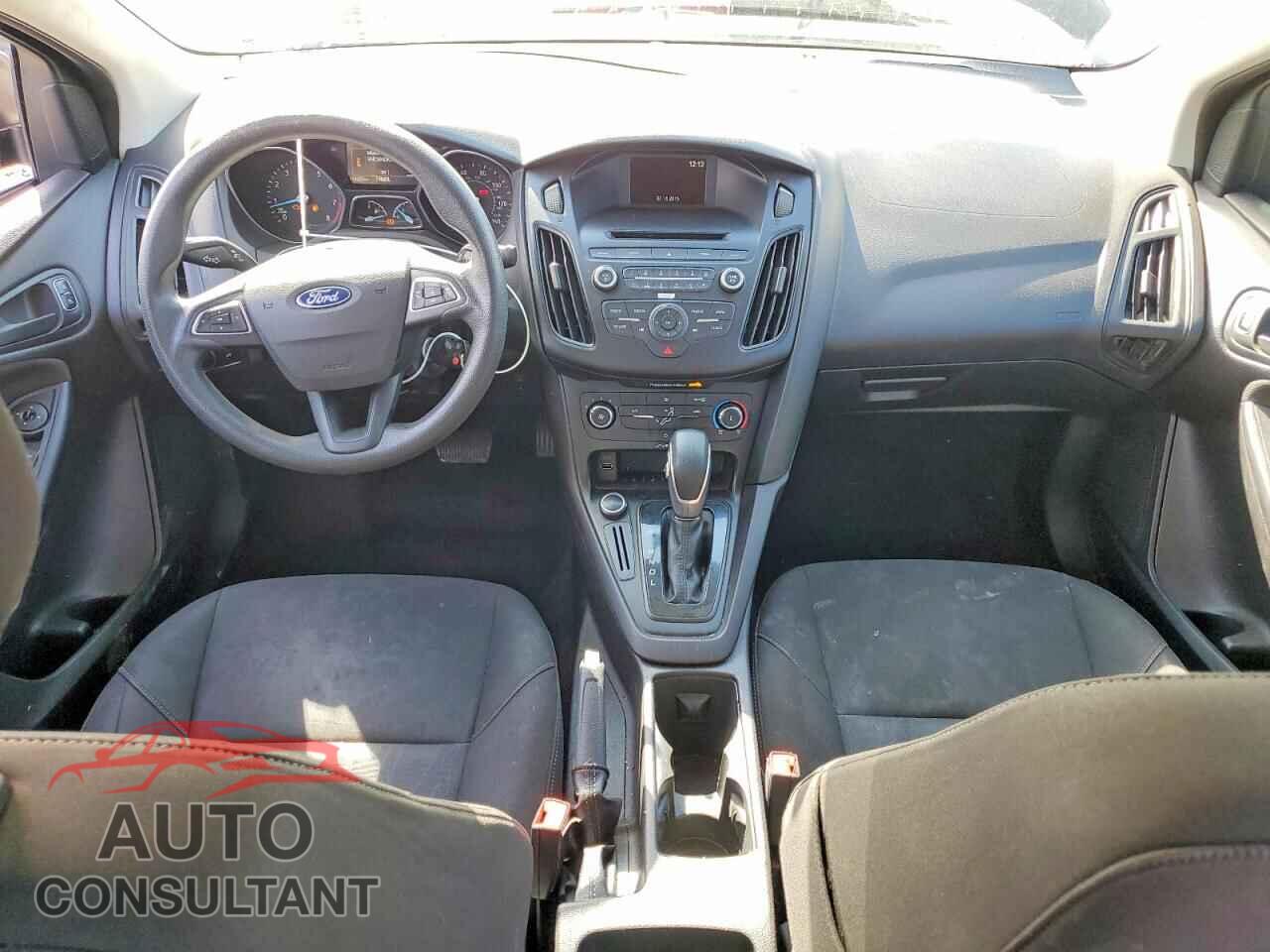 FORD FOCUS 2015 - 1FADP3E21FL256492