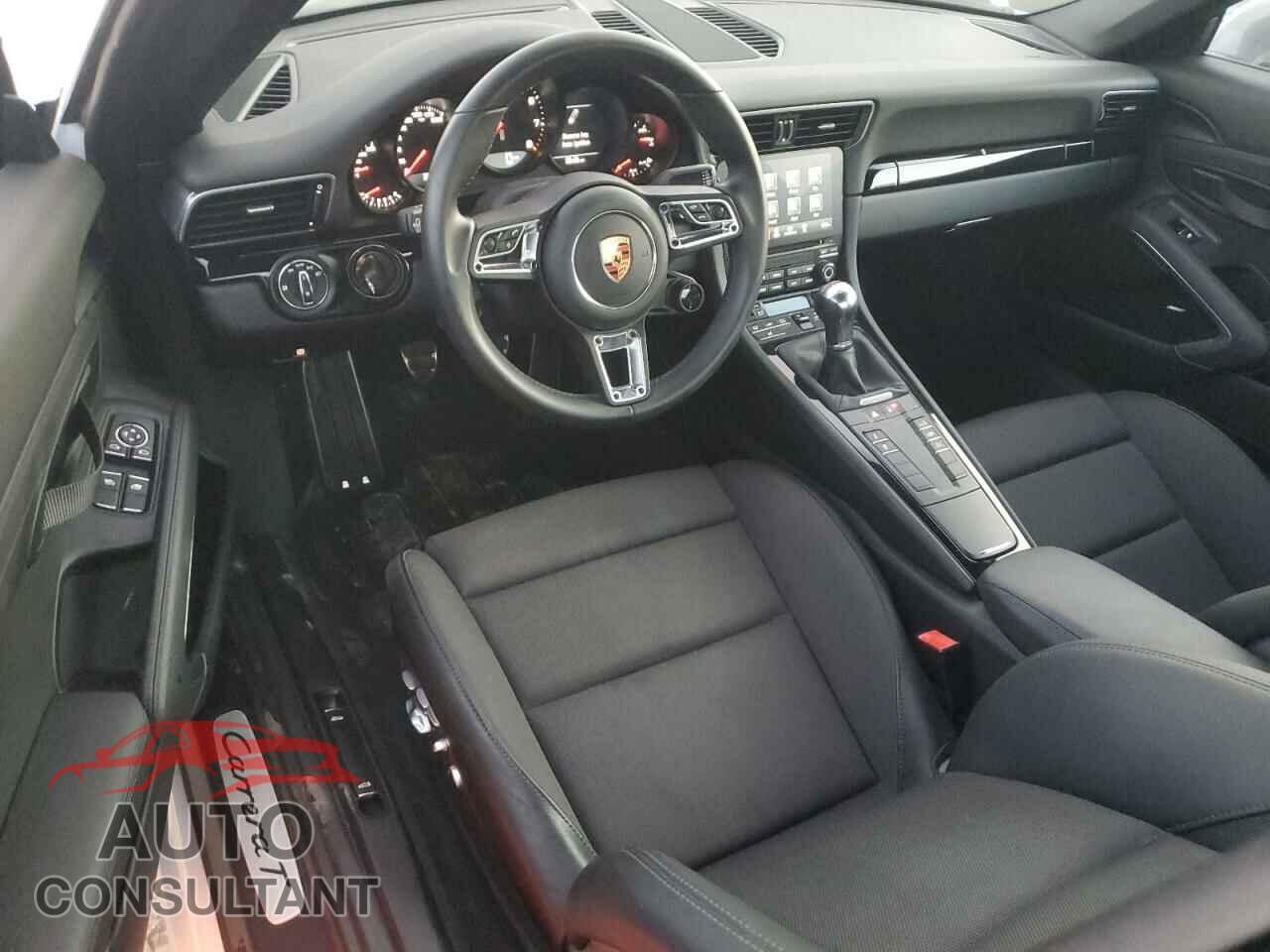 PORSCHE 911 2019 - WP0AA2A96KS104011