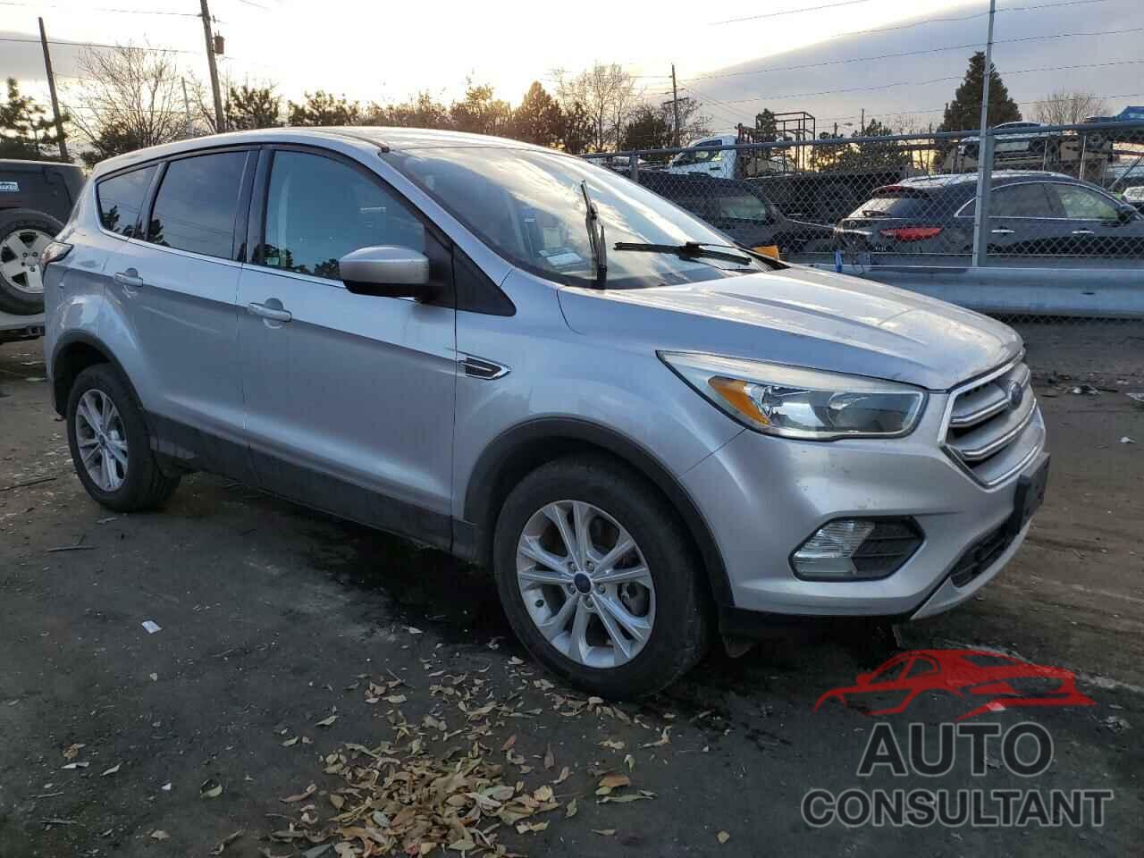 FORD ESCAPE 2017 - 1FMCU9GD9HUD12607