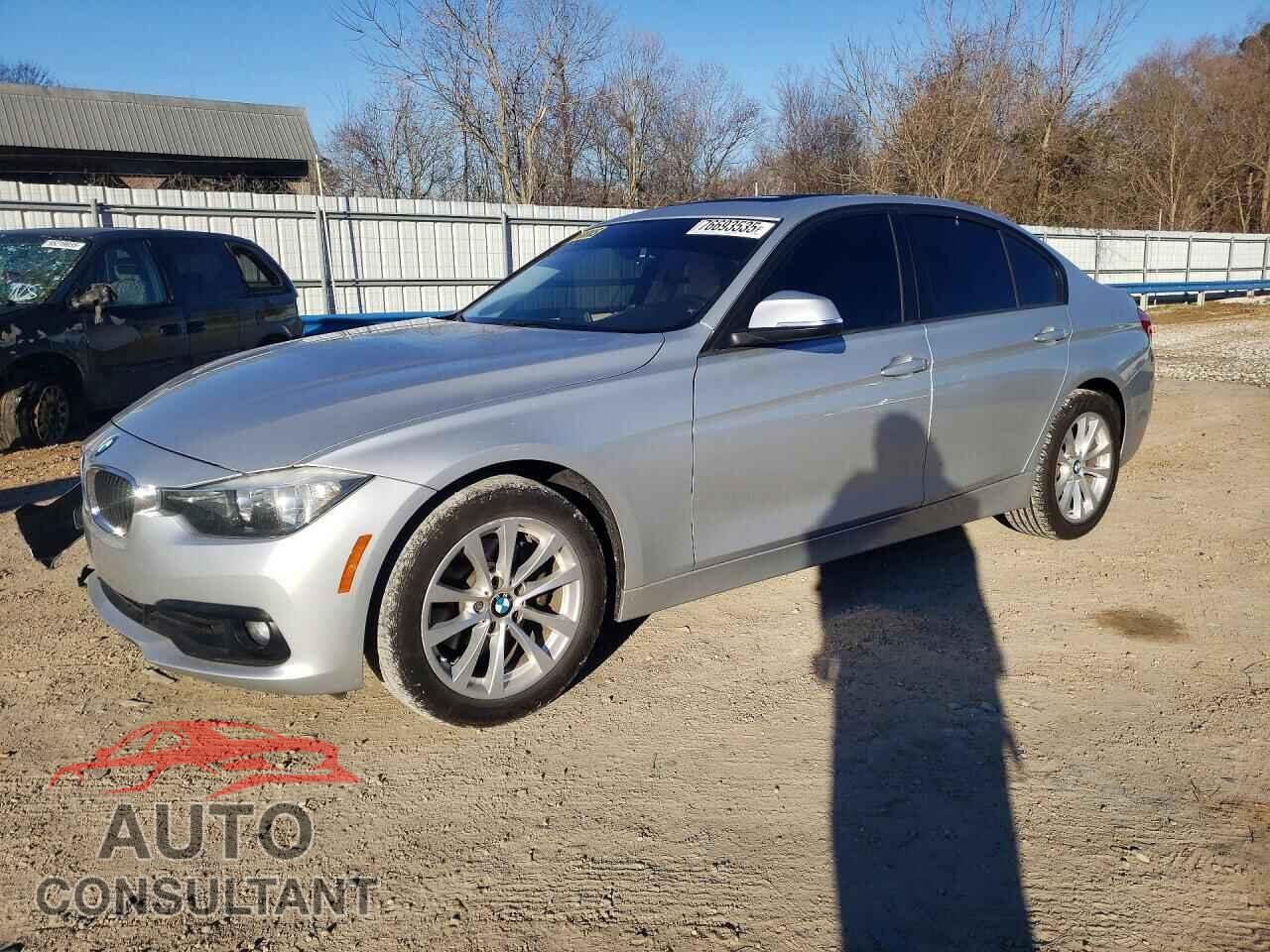BMW 3 SERIES 2016 - WBA8E1G55GNU10363