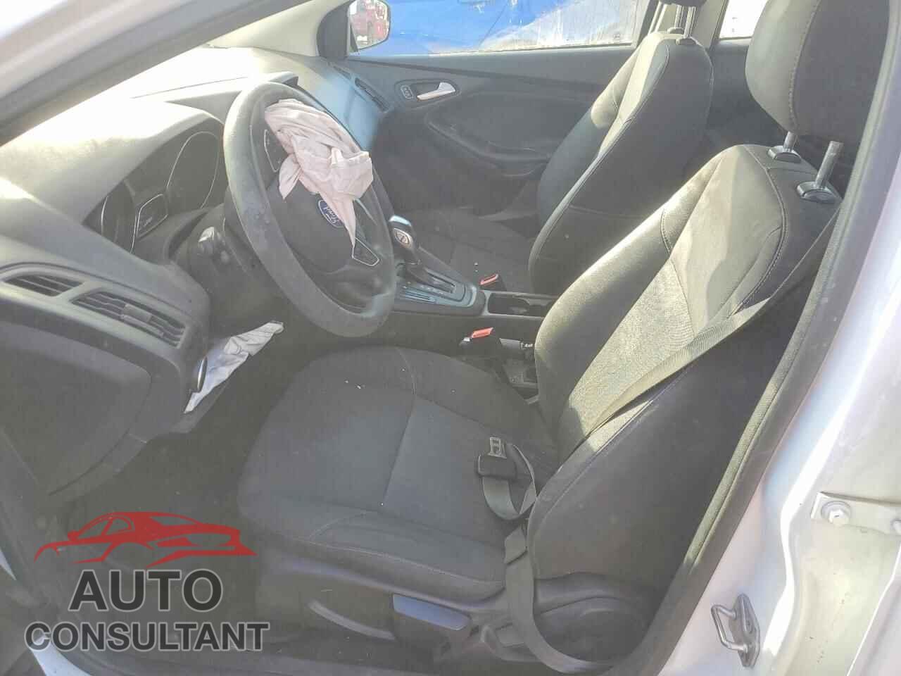 FORD FOCUS 2015 - 1FADP3F2XFL342561