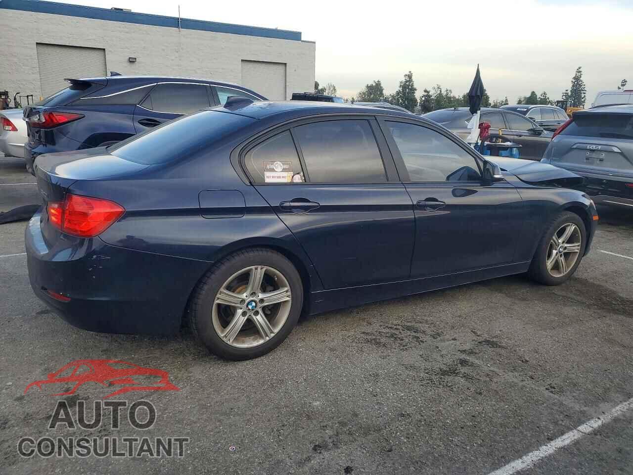 BMW 3 SERIES 2014 - WBA3C3C56EF985368