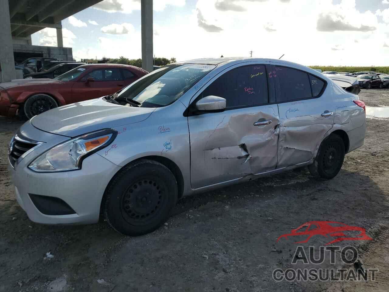 NISSAN VERSA 2018 - 3N1CN7APXJK411194