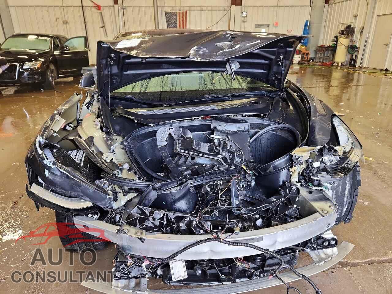 TESLA MODEL 3 2018 - 5YJ3E1EB5JF090652