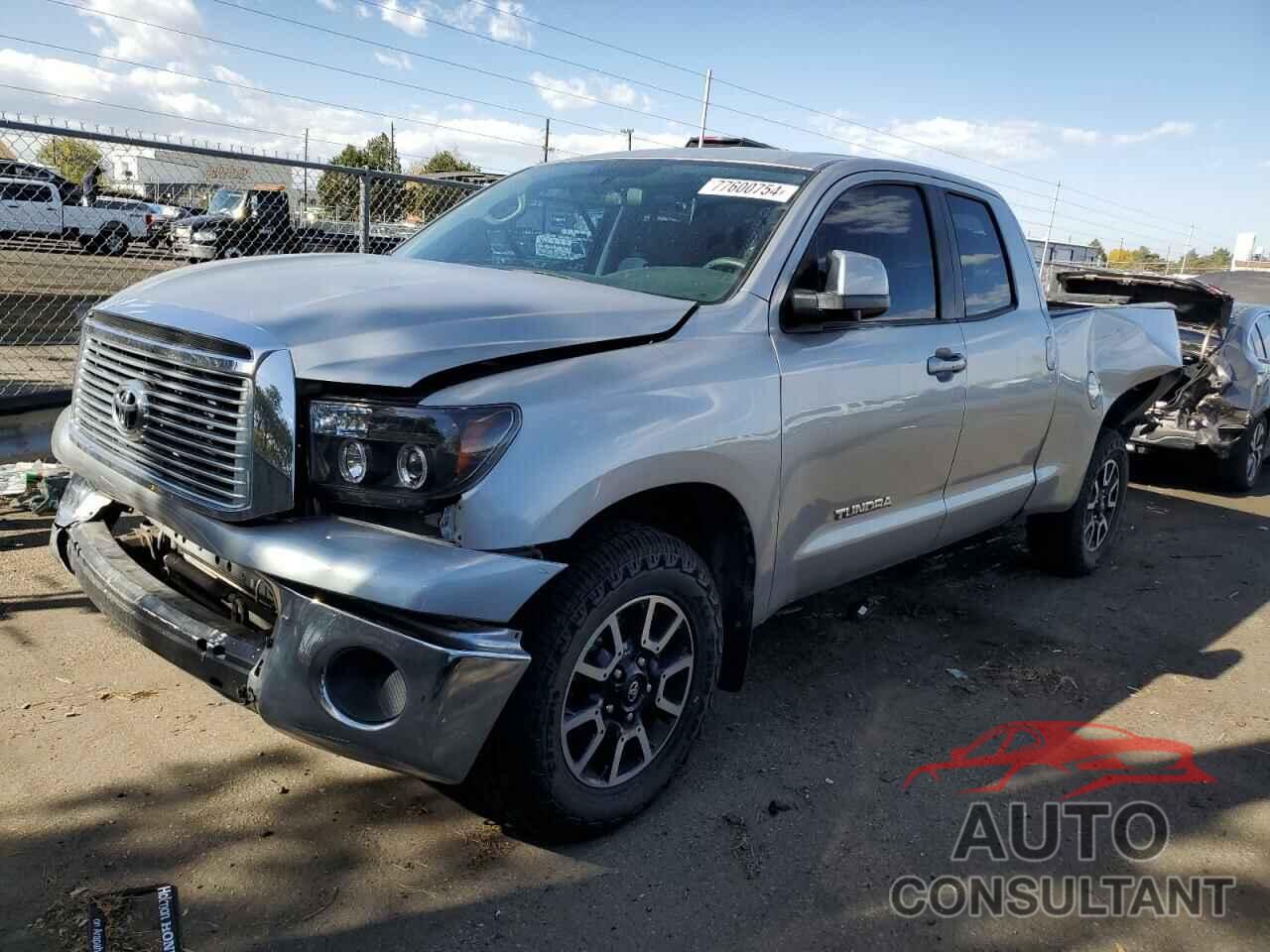 TOYOTA TUNDRA 2011 - 5TFRM5F10BX035592