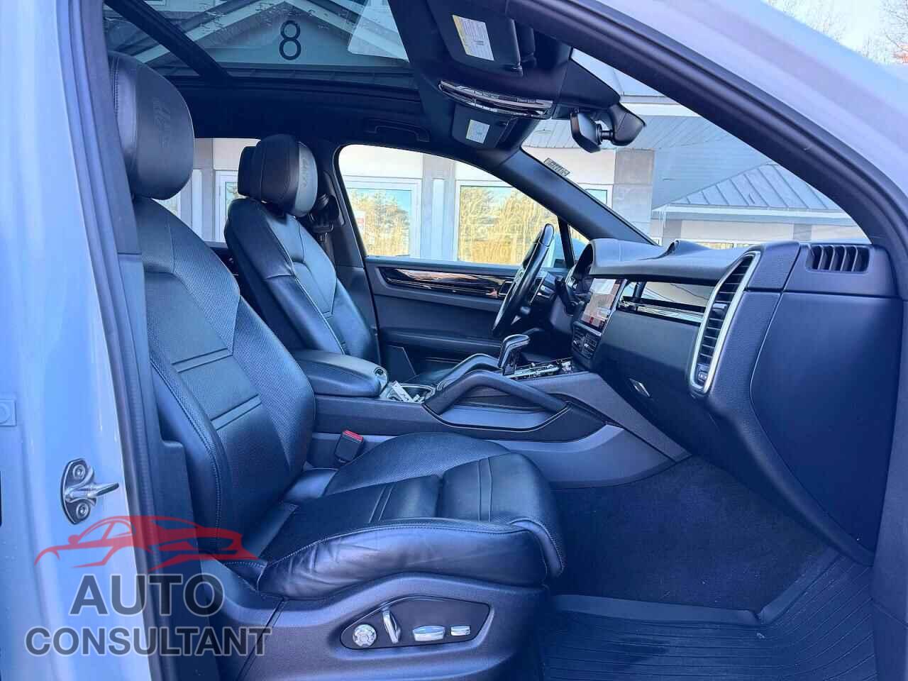 PORSCHE CAYENNE 2019 - WP1AA2AY2KDA00870