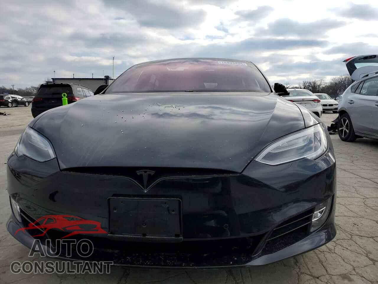 TESLA MODEL S 2017 - 5YJSA1E2XHF185984