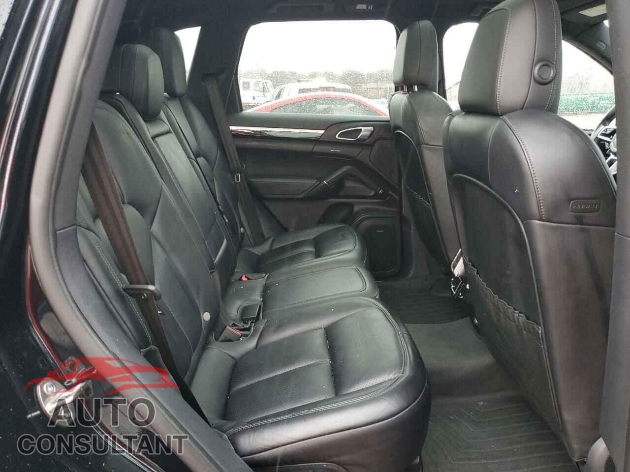PORSCHE CAYENNE 2016 - WP1AA2A28GKA13945