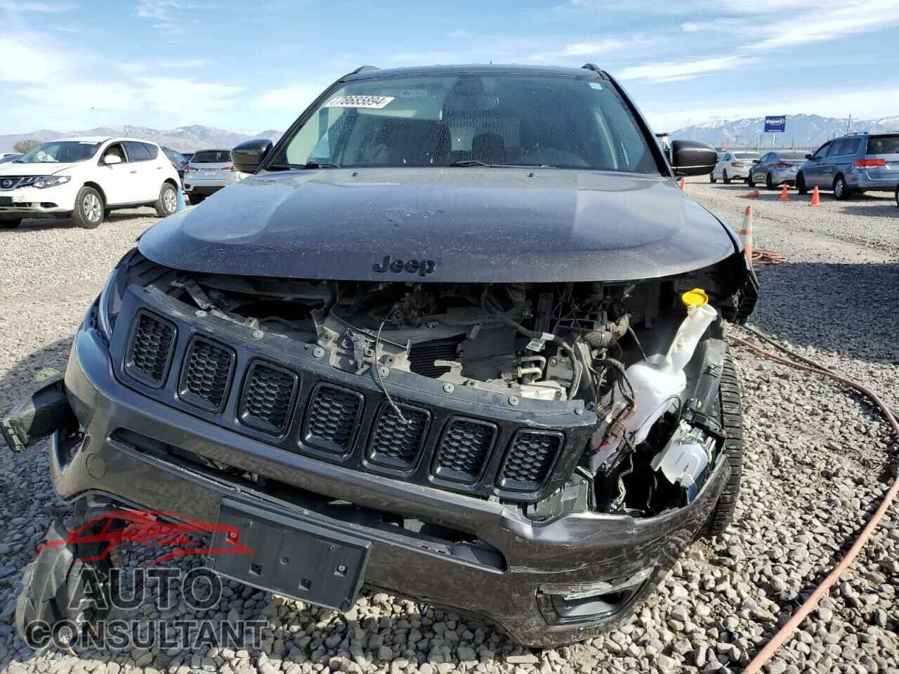 JEEP COMPASS 2018 - 3C4NJDBB7JT394593