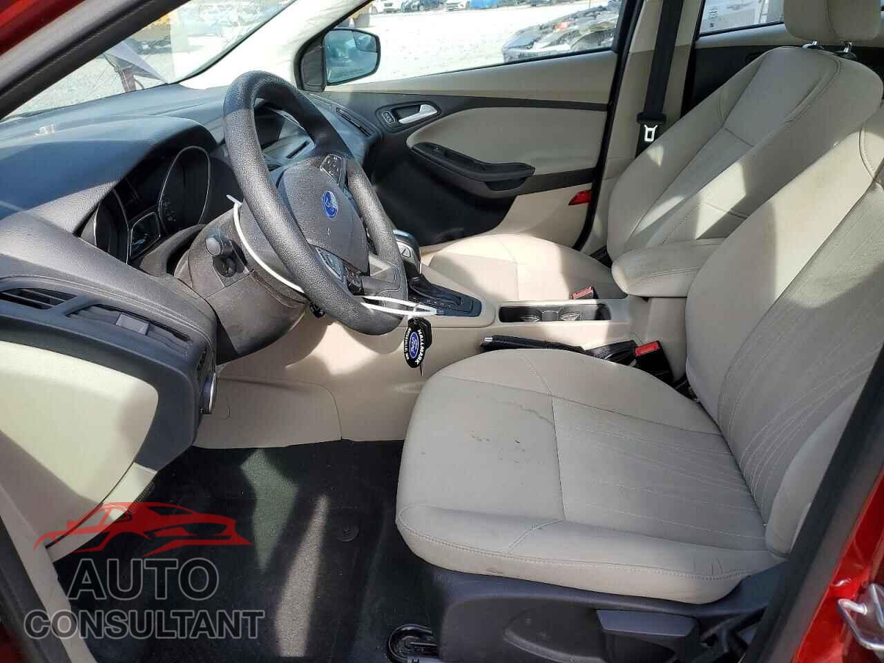 FORD FOCUS 2015 - 1FADP3F28FL259517