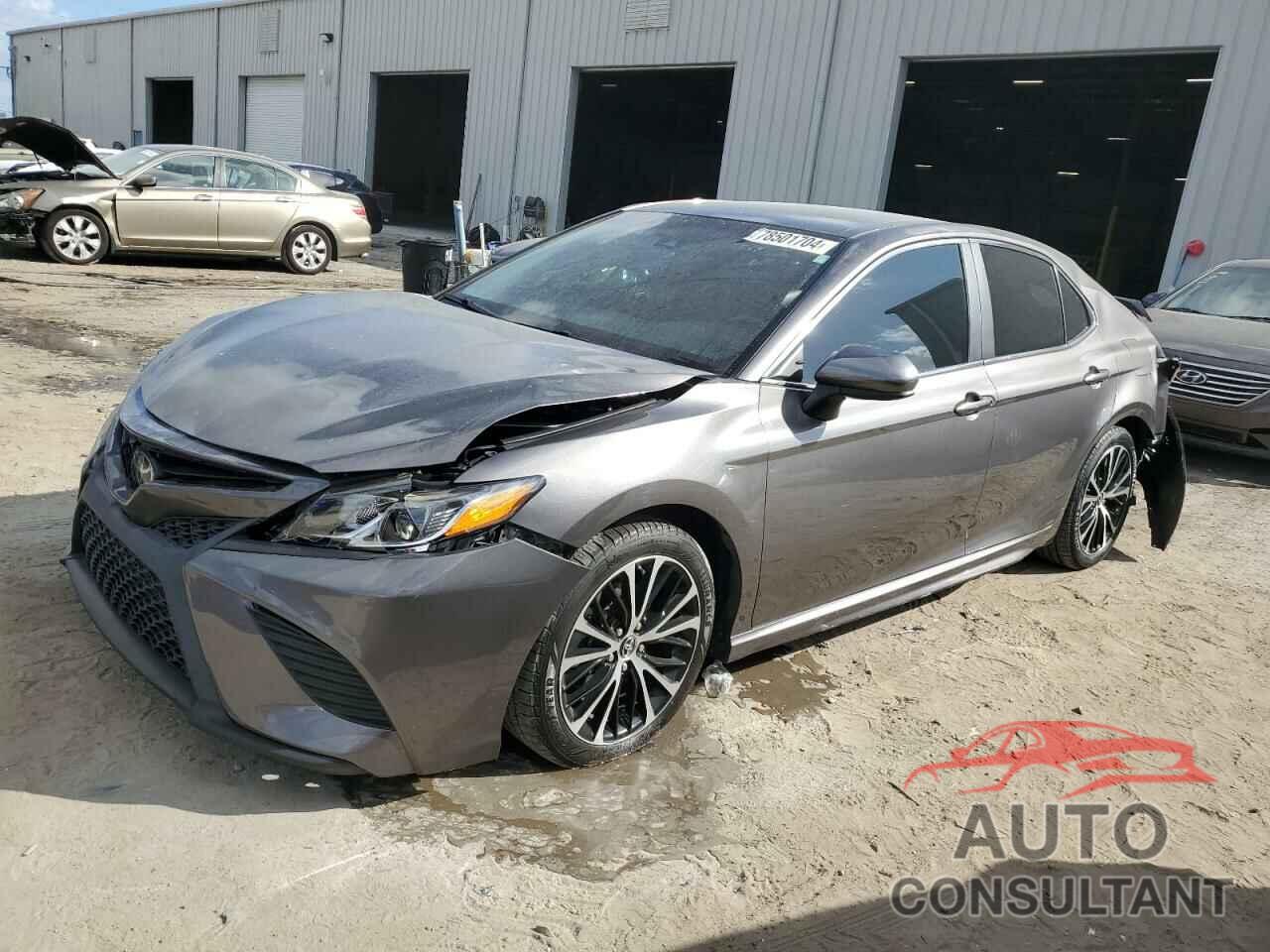 TOYOTA CAMRY 2018 - 4T1B11HK0JU665679