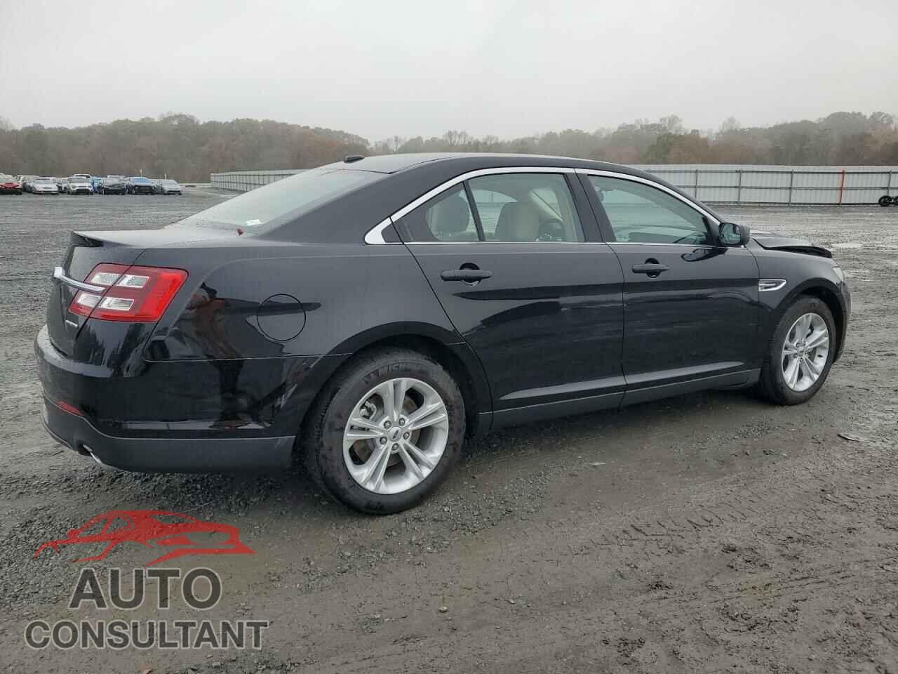 FORD TAURUS 2018 - 1FAHP2D88JG133100