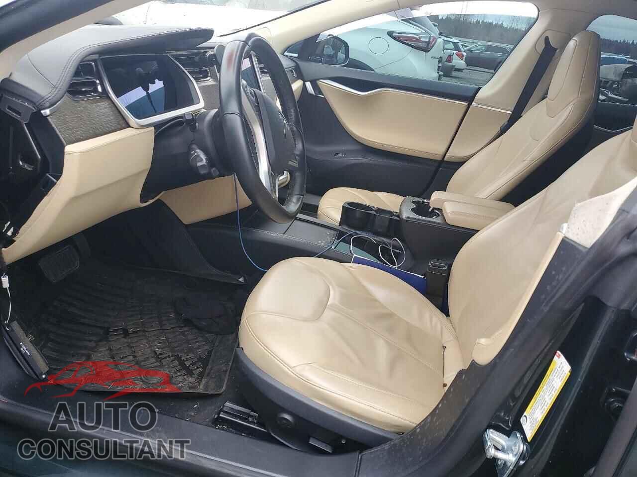 TESLA MODEL S 2013 - 5YJSA1DN5DFP06017