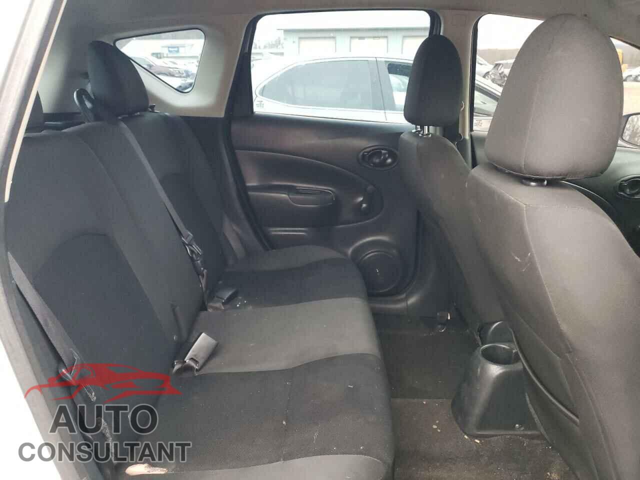 NISSAN VERSA 2017 - 3N1CE2CP5HL370221