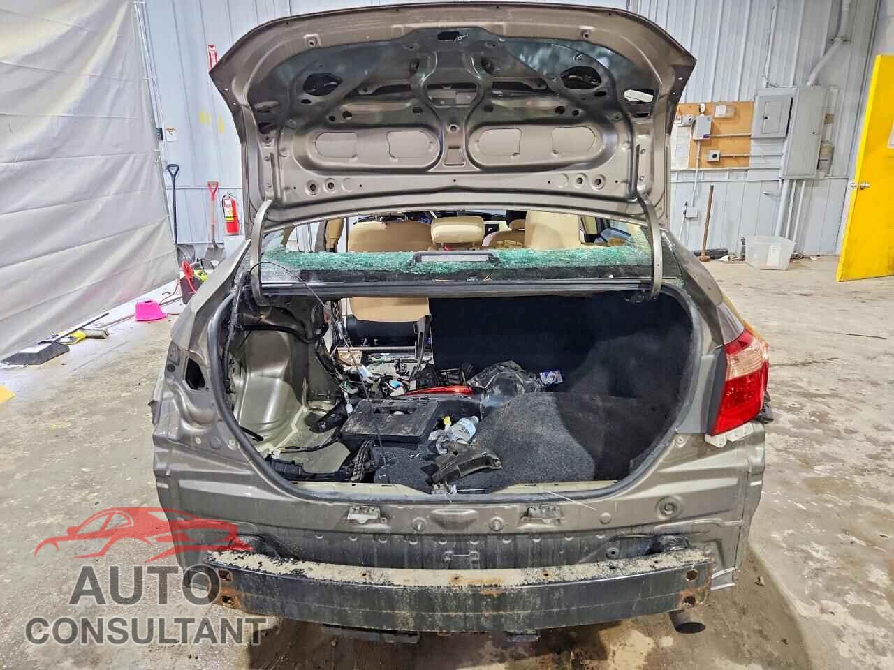 TOYOTA COROLLA 2019 - 2T1BURHEXKC190870