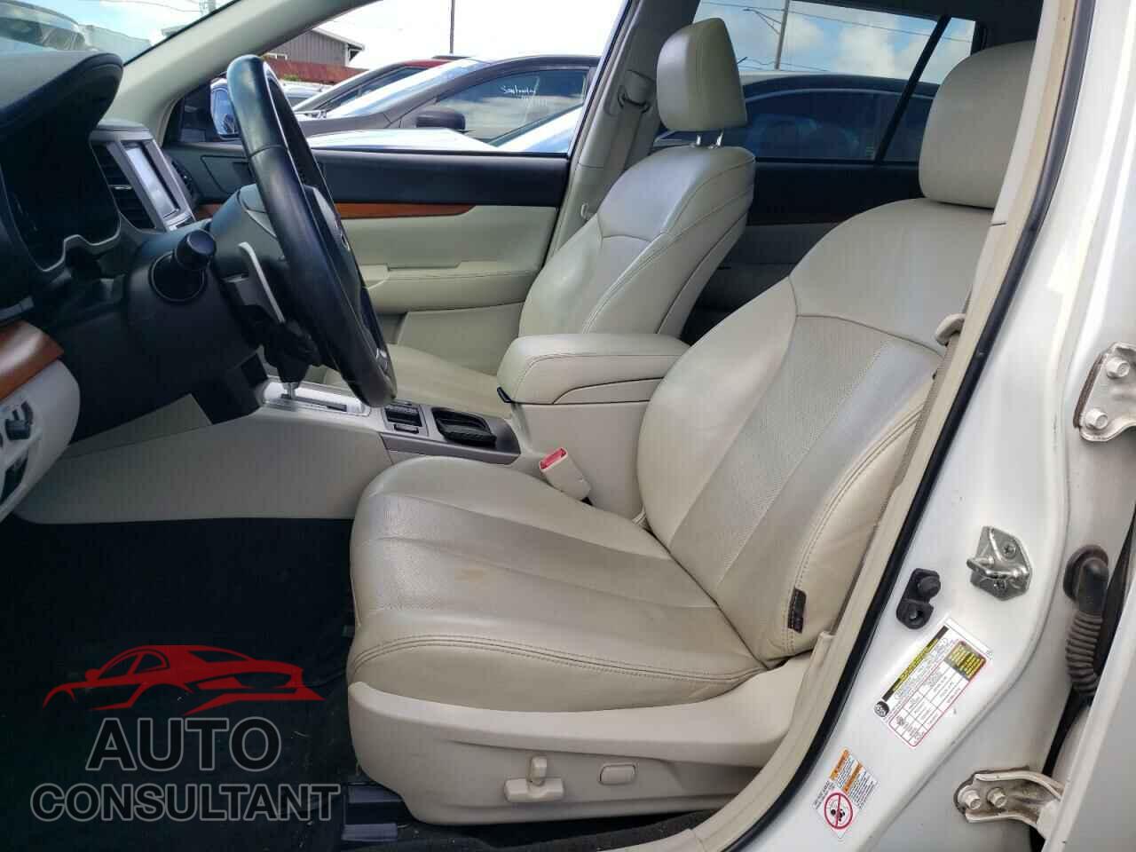 SUBARU OUTBACK 2013 - 4S4BRBLC4D3275340