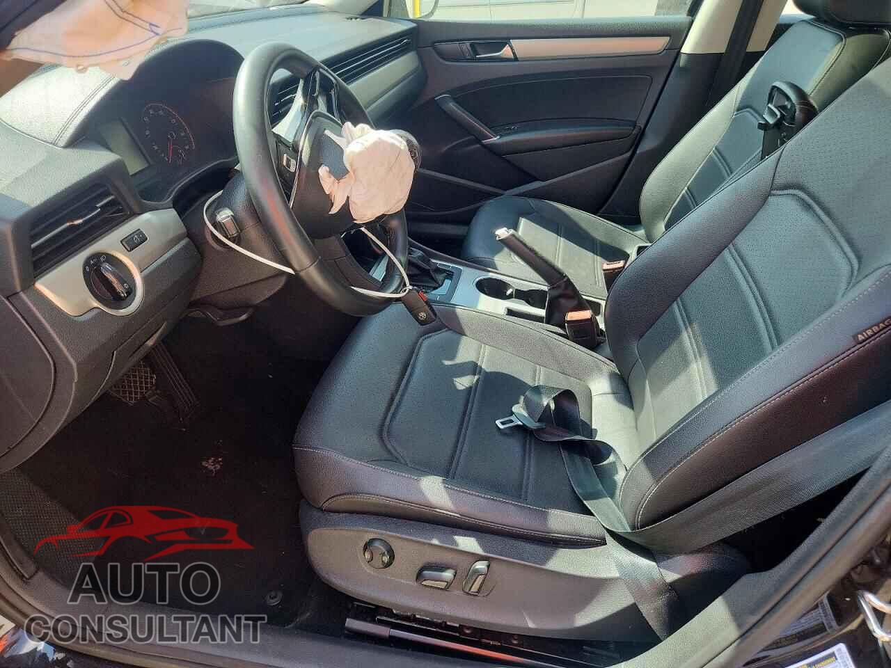 VOLKSWAGEN PASSAT 2022 - 1VWSA7A35NC008122