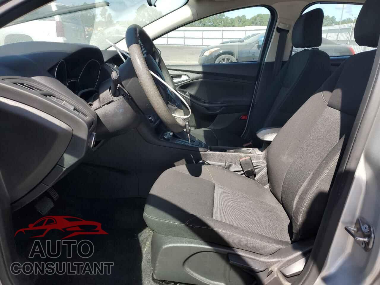 FORD FOCUS 2015 - 1FADP3F26FL376397