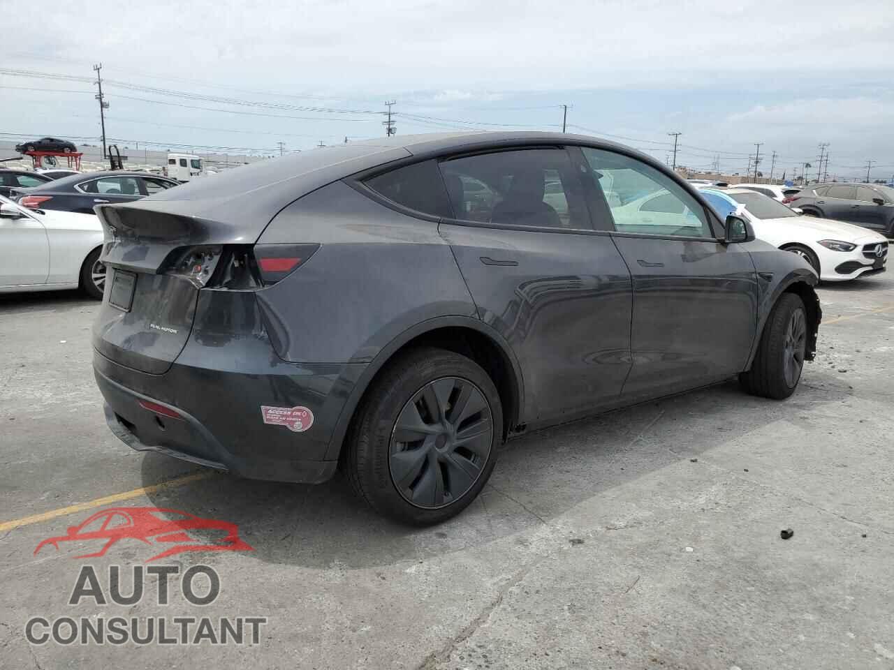 TESLA MODEL Y 2024 - 7SAYGDEEXRF180874