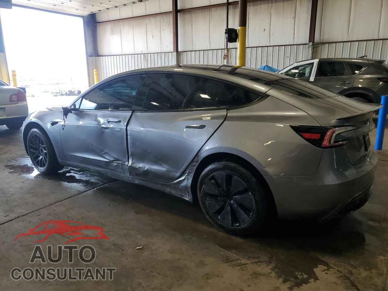 TESLA MODEL 3 2025 - 5YJ3E1EA4SF942319