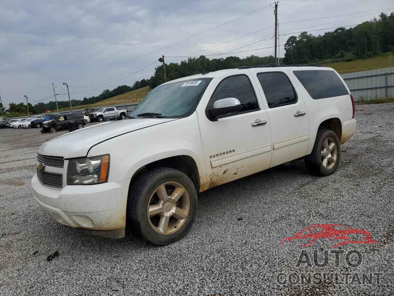 CHEVROLET SUBURBAN 2013 - 1GNSKHE71DR145404