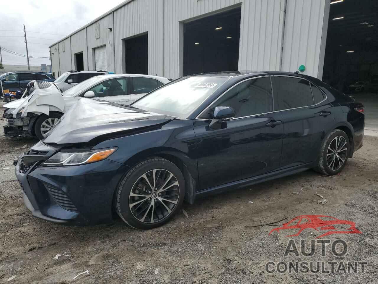 TOYOTA CAMRY 2018 - 4T1B11HK2JU527299