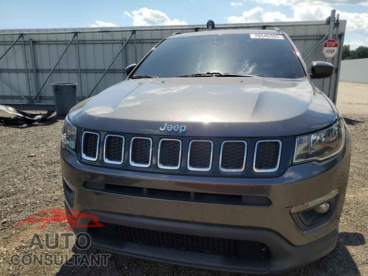 JEEP COMPASS 2018 - 3C4NJDBB6JT479828