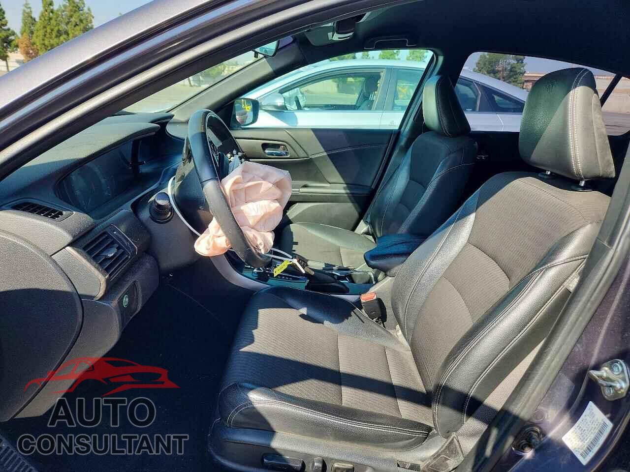 HONDA ACCORD 2017 - 1HGCR2F58HA043817
