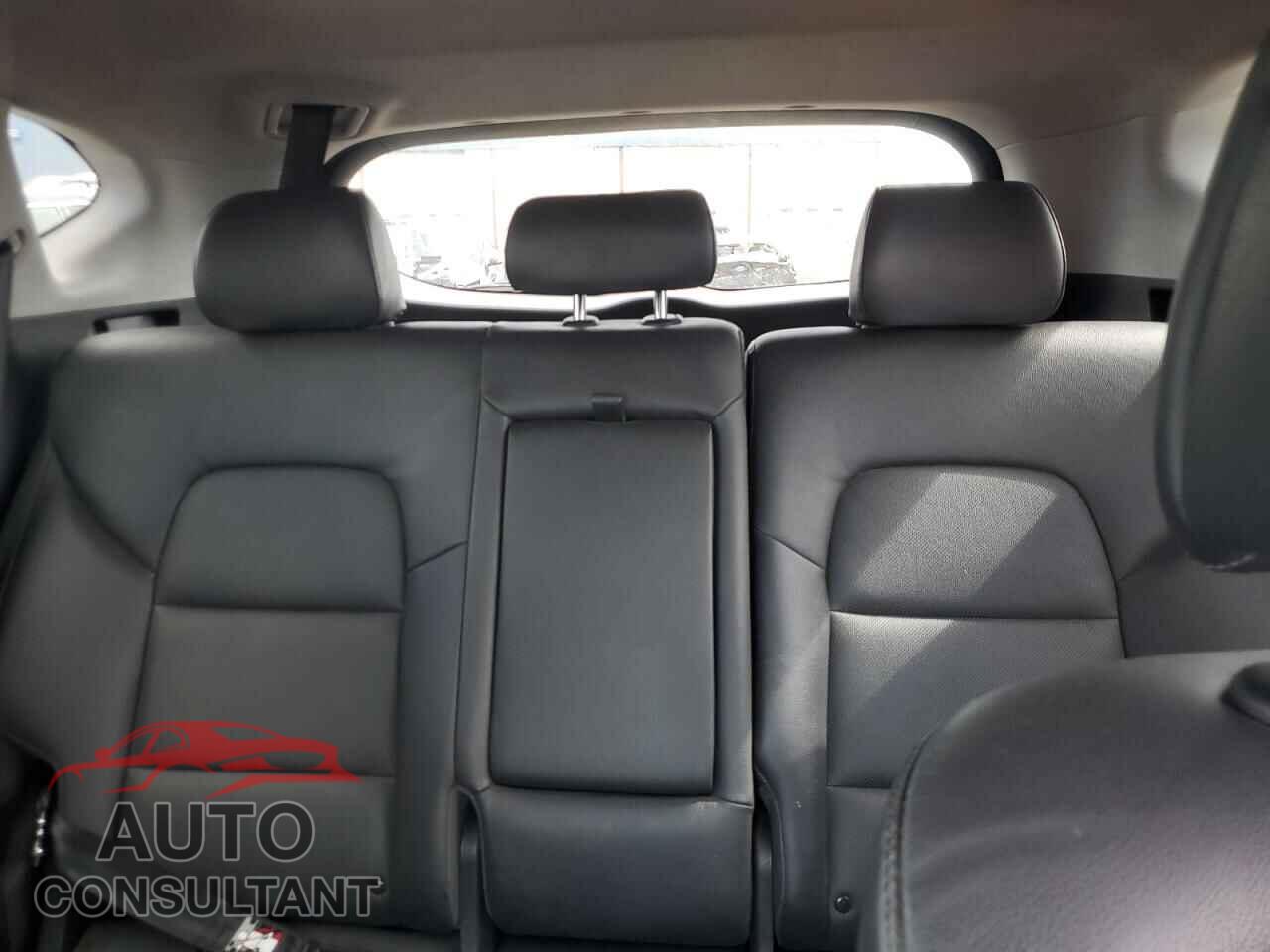 HYUNDAI TUCSON 2017 - KM8J3CA22HU413681