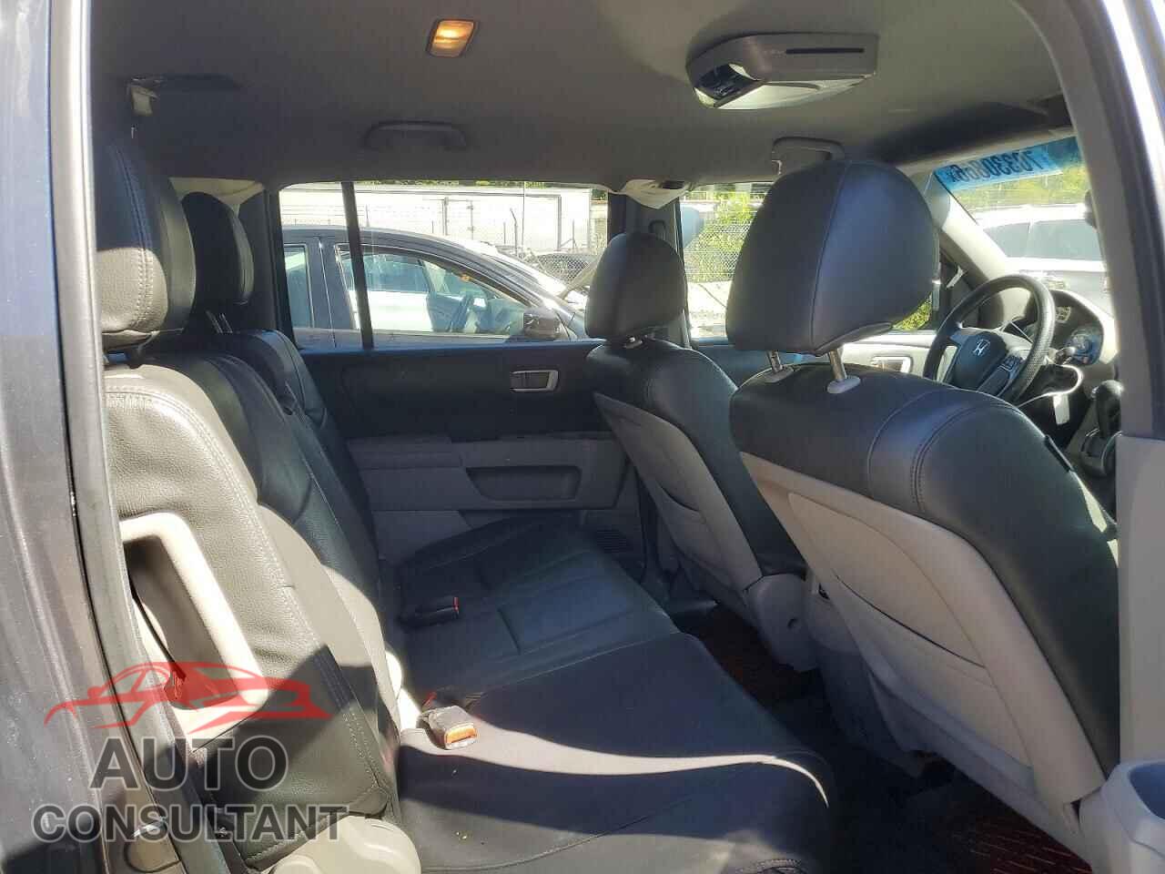 HONDA PILOT 2012 - 5FNYF4H21CB021864
