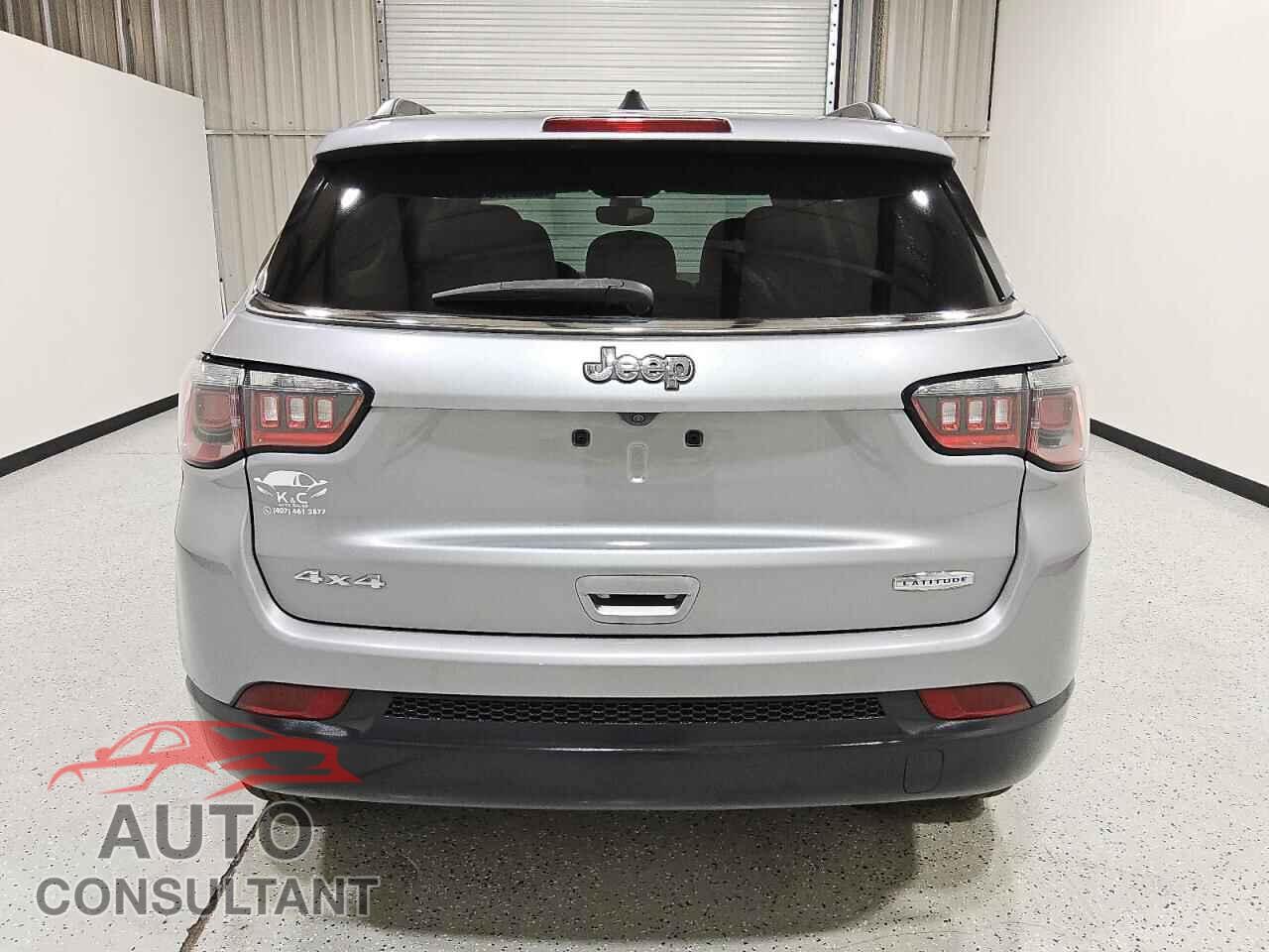 JEEP COMPASS 2018 - 3C4NJDBB2JT143769