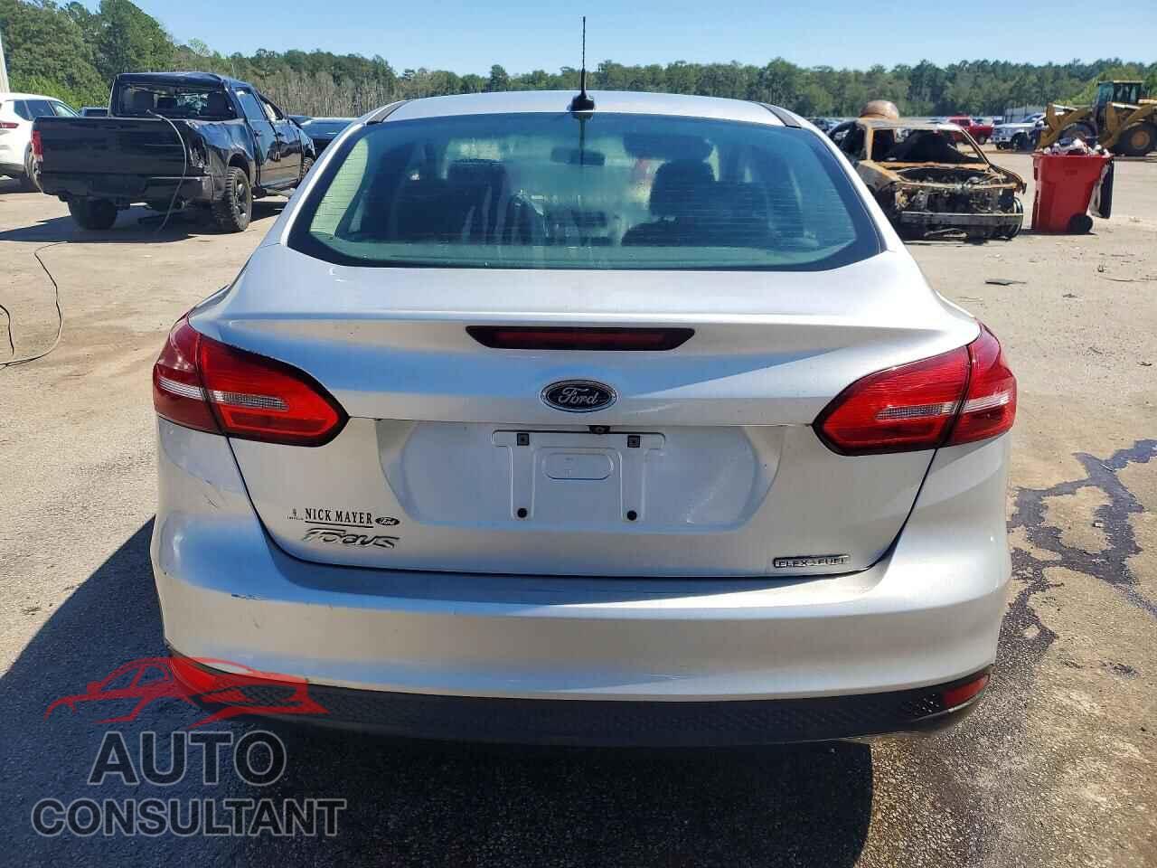 FORD FOCUS 2016 - 1FADP3E23GL377803