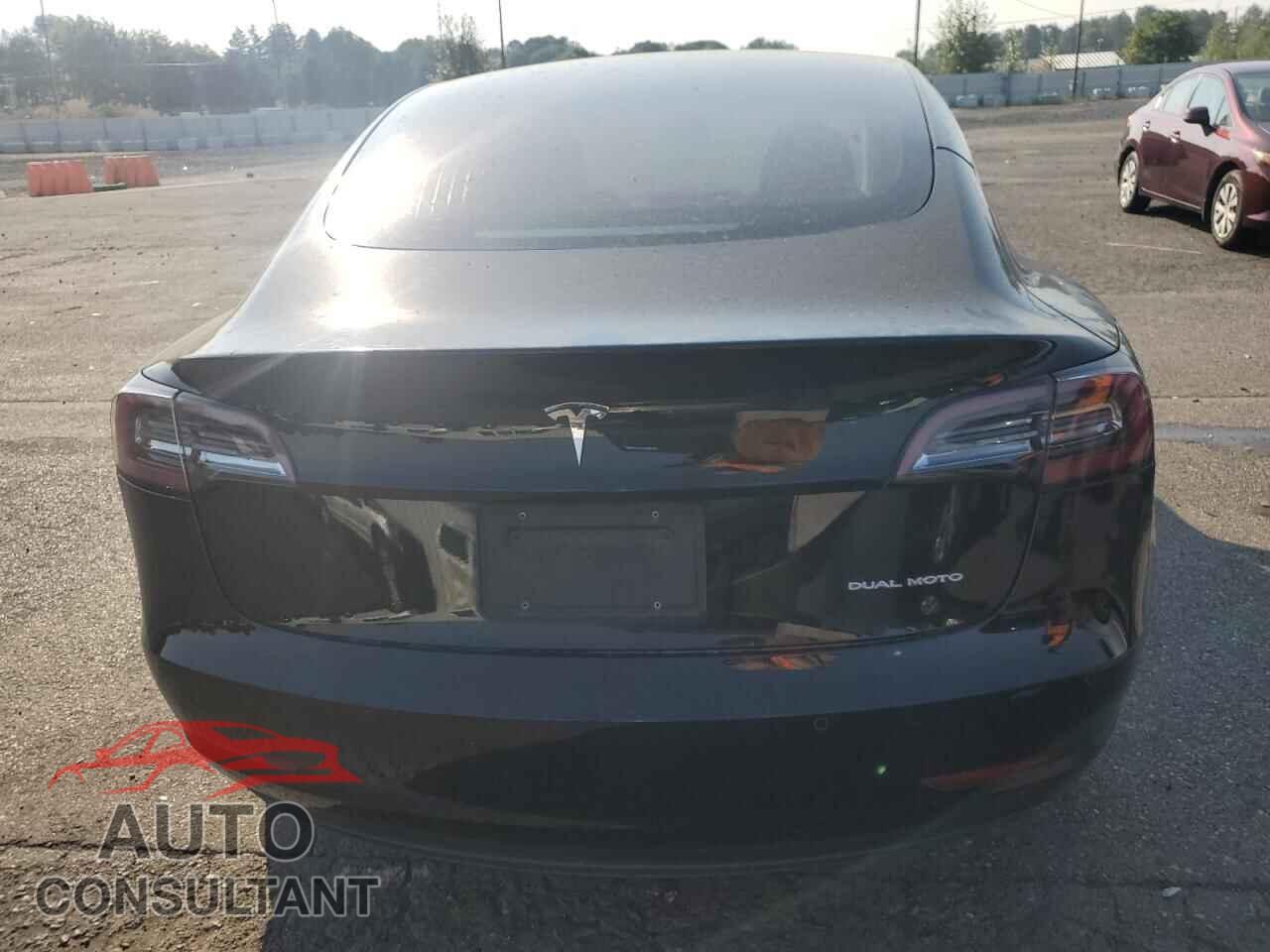 TESLA MODEL 3 2019 - 5YJ3E1EB0KF194399
