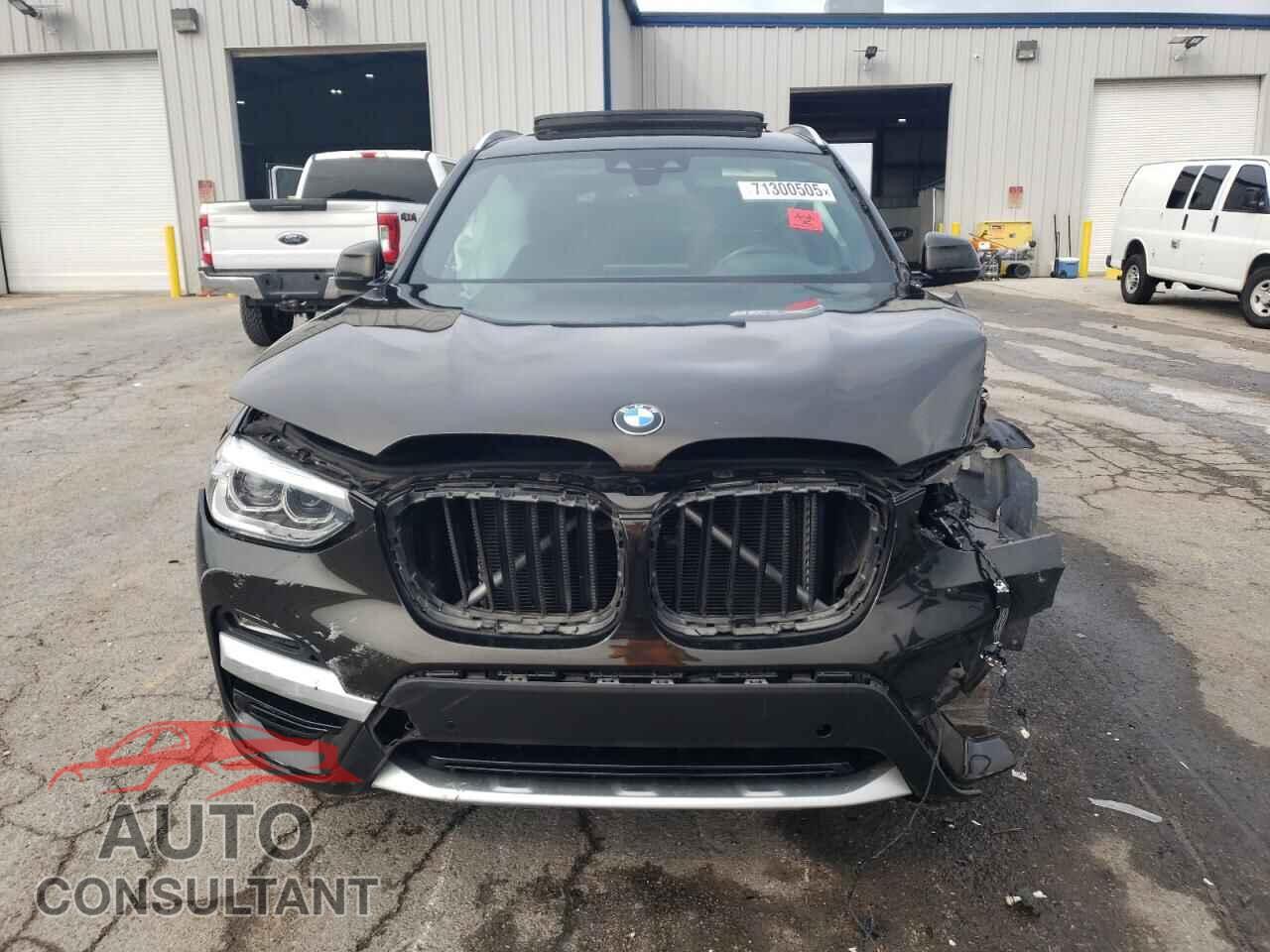 BMW X3 2018 - 5UXTR9C55JLD59635