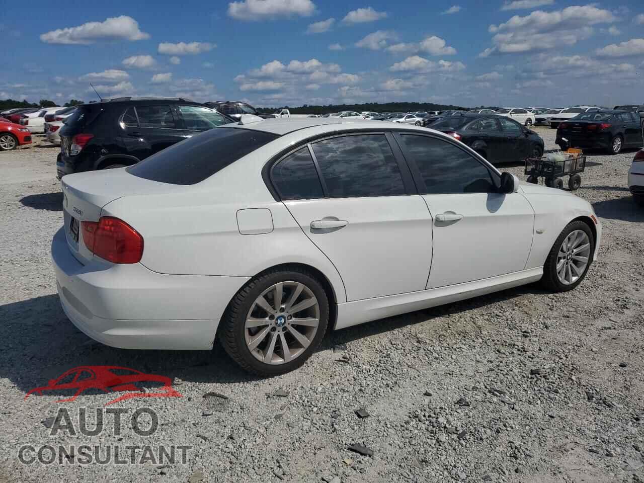 BMW 3 SERIES 2011 - WBAPH7C5XBE851202