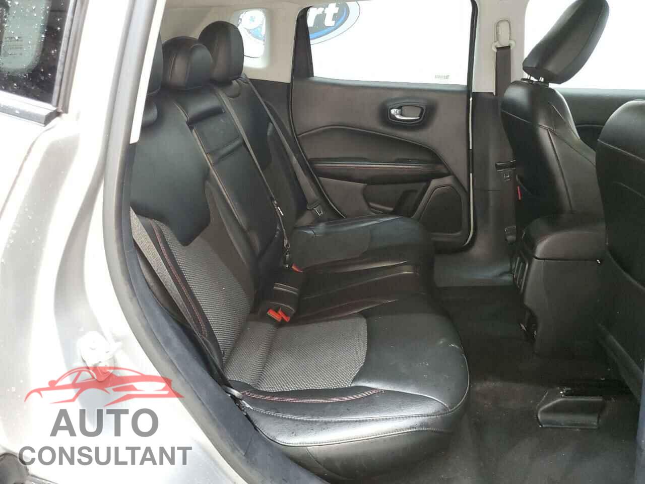 JEEP COMPASS 2018 - 3C4NJDDB3JT307771