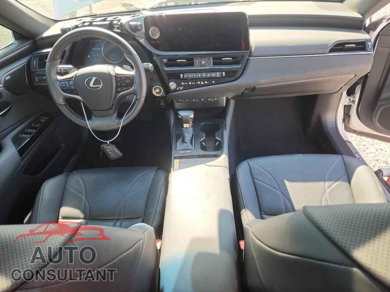LEXUS ES300 2024 - 58AFA1C15RU048332