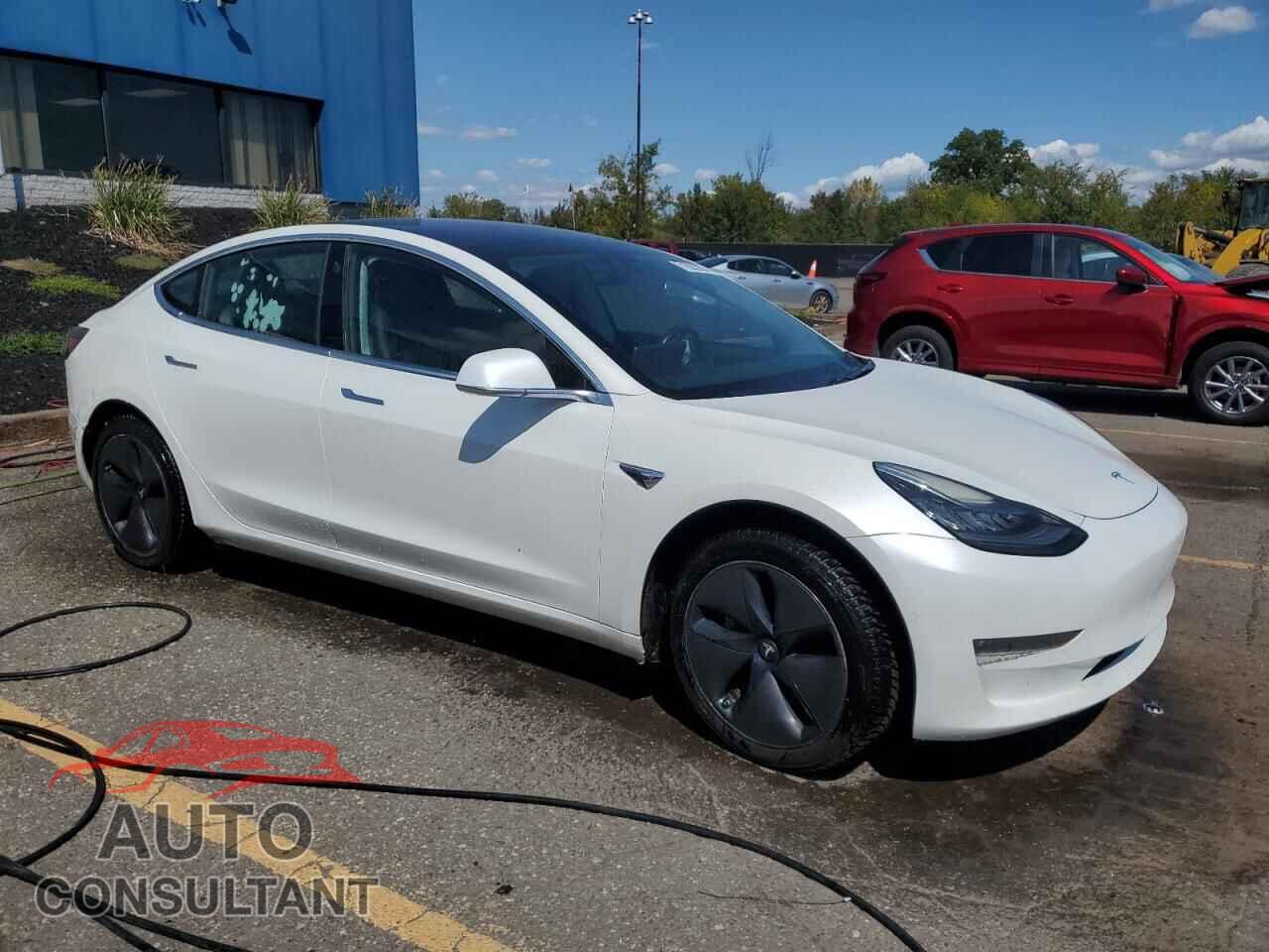TESLA MODEL 3 2017 - 5YJ3E1EA1HF000821