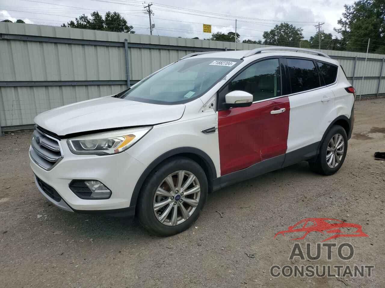 FORD ESCAPE 2017 - 1FMCU0J96HUA19571