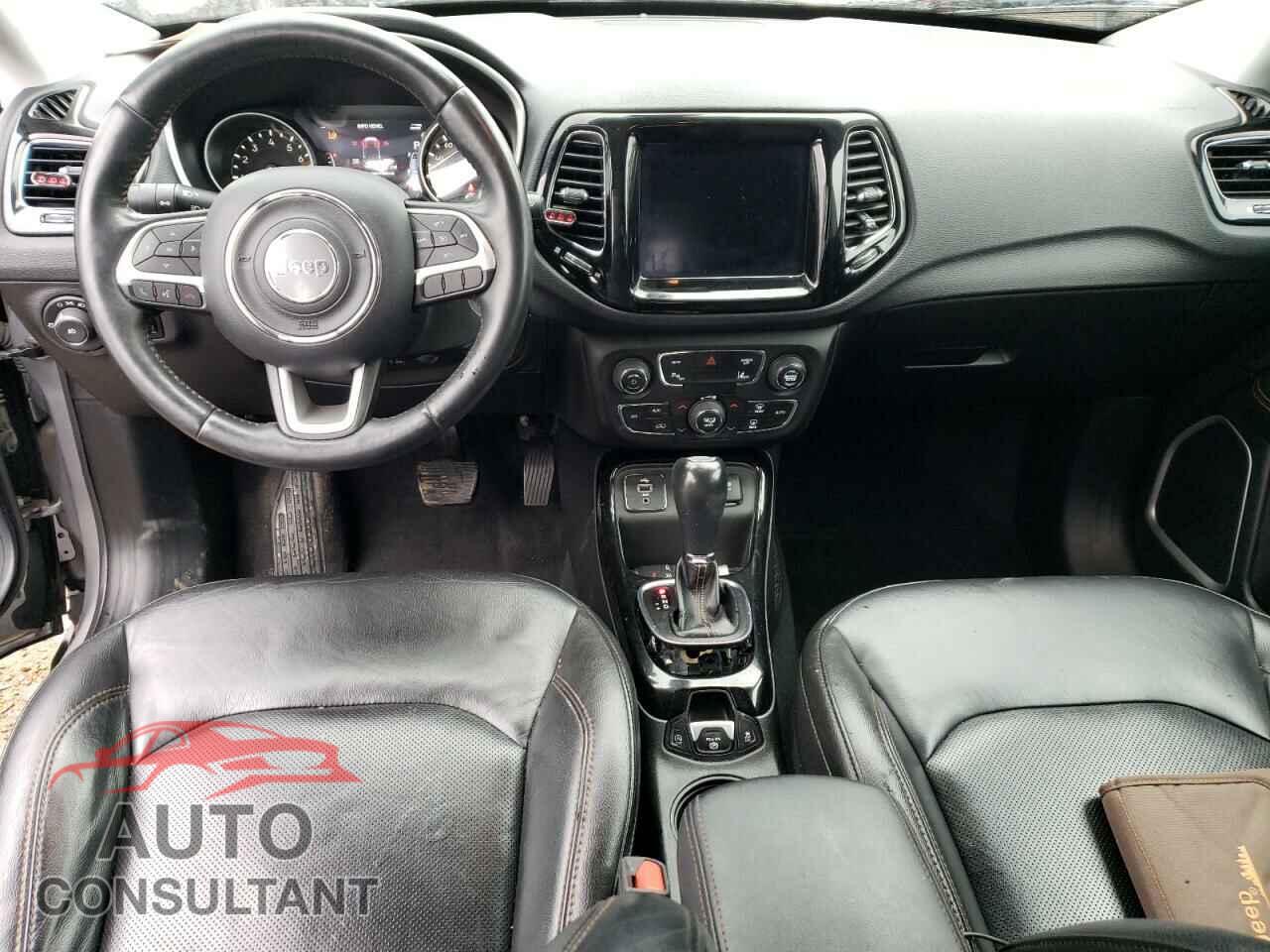 JEEP COMPASS 2018 - 3C4NJCCB7JT358069