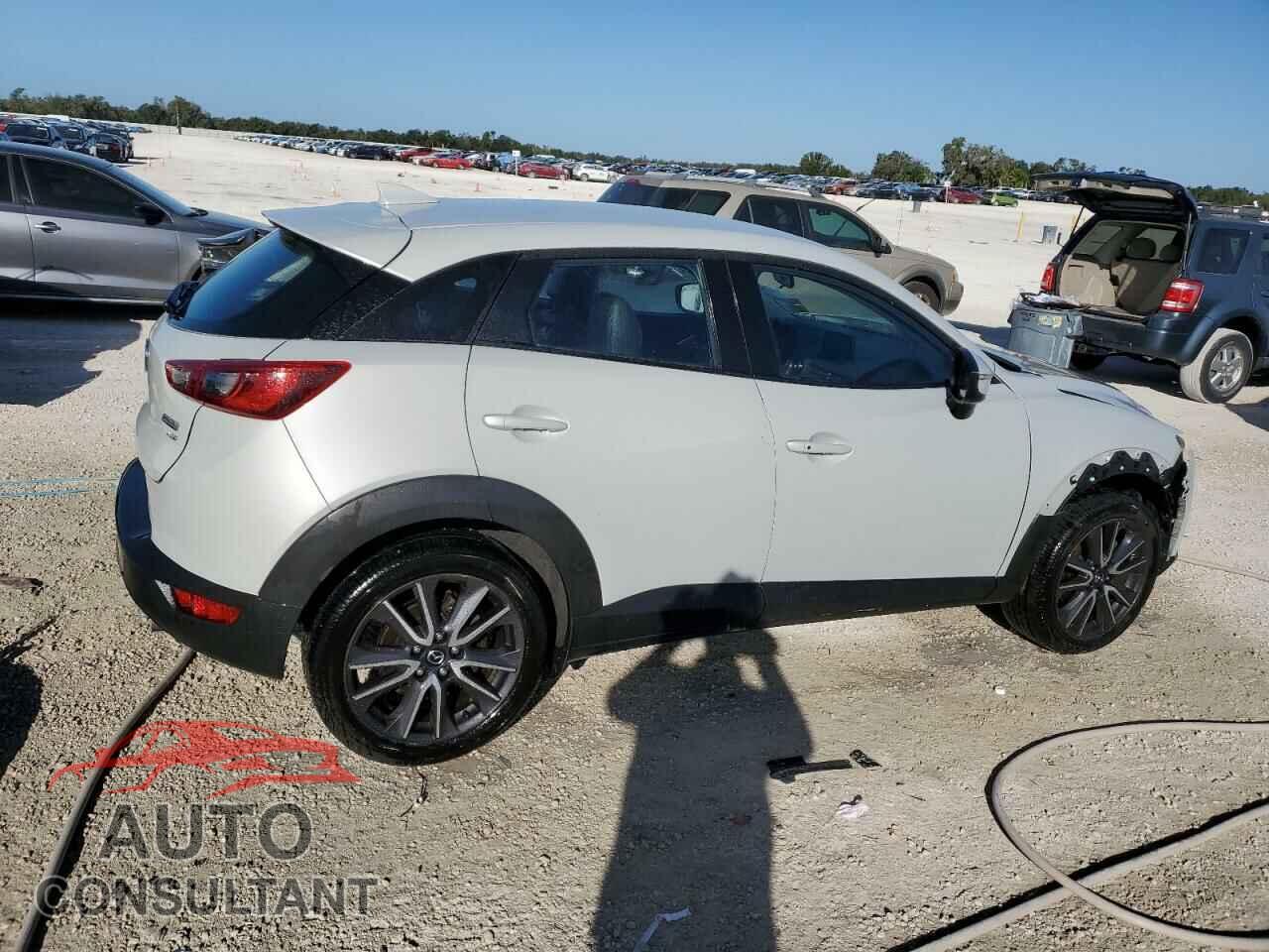 MAZDA CX-3 2018 - JM1DKFC7XJ0321455