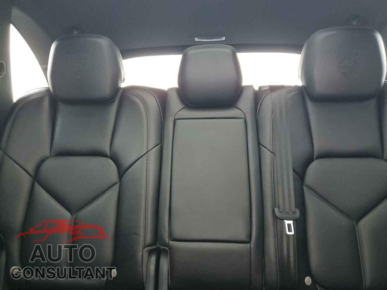 PORSCHE CAYENNE 2017 - WP1AA2A22HKA85130