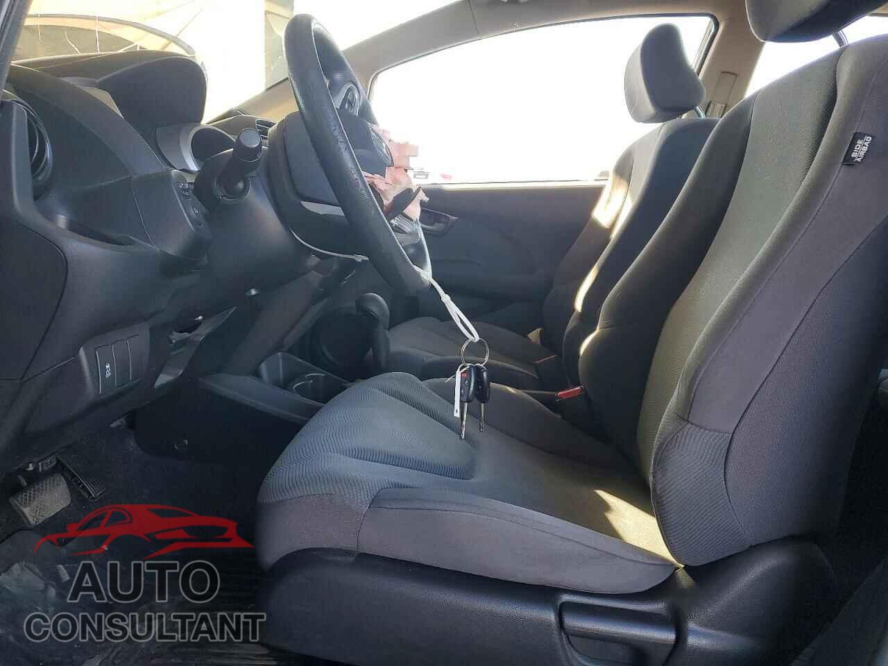 HONDA FIT 2012 - JHMGE8H38CC035643