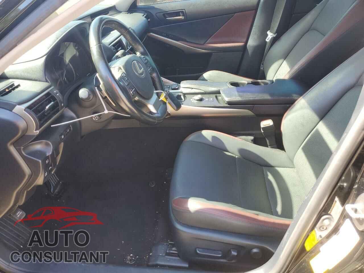LEXUS IS 2020 - JTHDA1D22L5107489